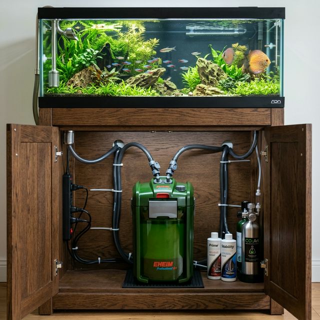 Зовнішній фільтр у тумбі